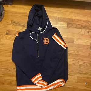Detroit tiger quarter zip size small